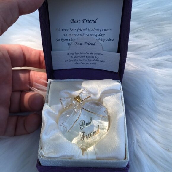 Best Friend glass ornament and gift box - Picture 1 of 5